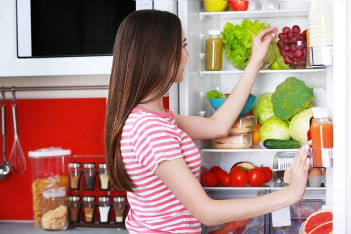 Các loại thực phẩm không nên cho và tủ lạnh để bảo vệ sức khỏe gia đình