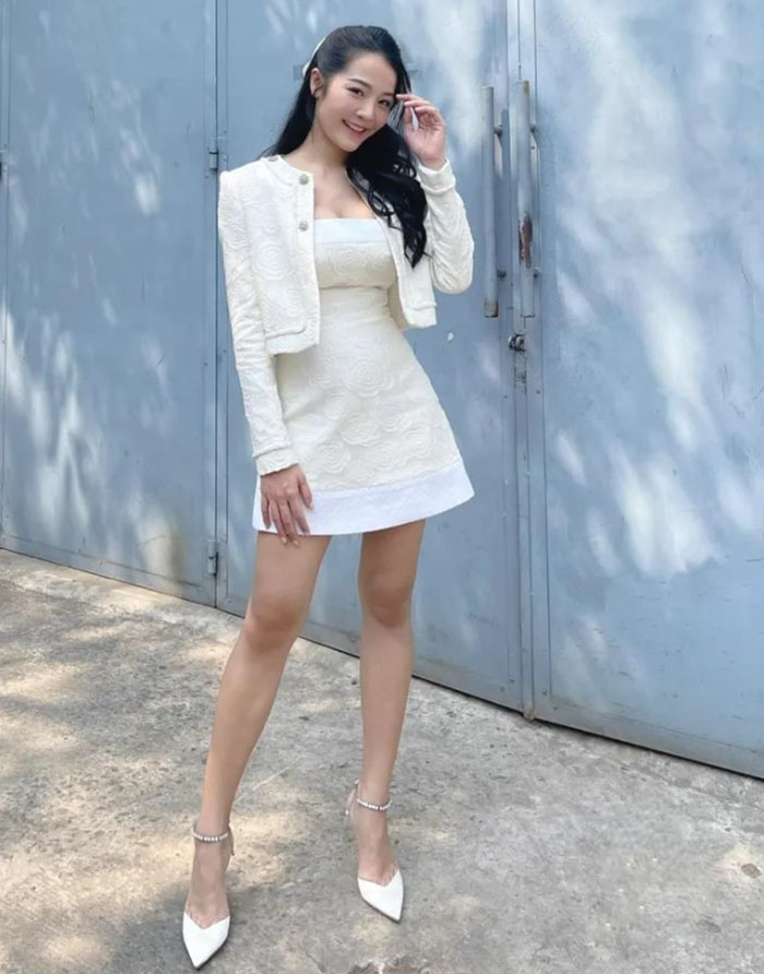 Phong cách thời trang sành điệu của bà mẹ bỉm sữa Karen Nguyễn 10