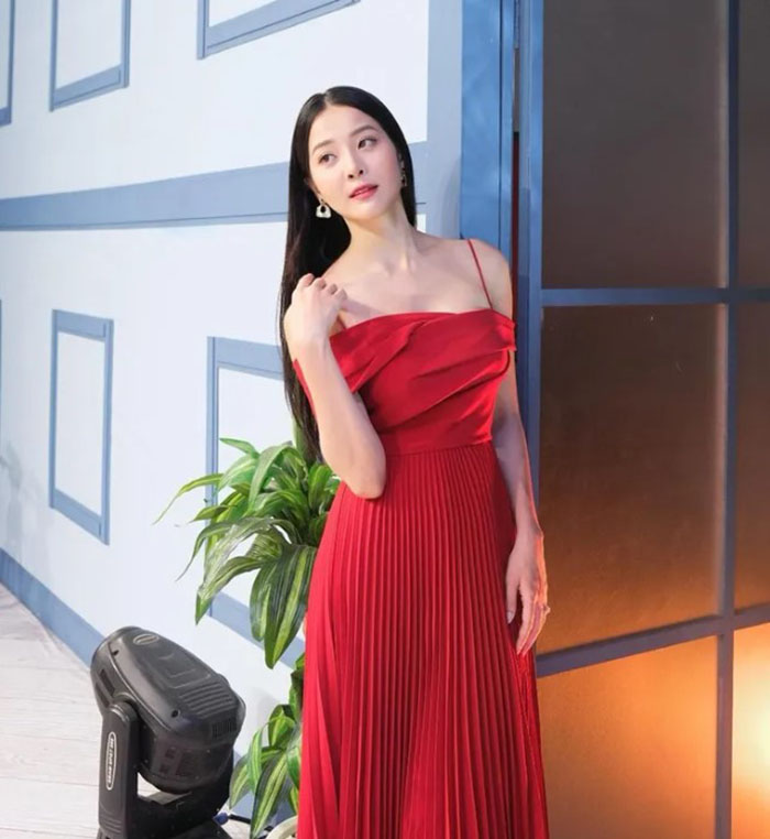 Phong cách thời trang sành điệu của bà mẹ bỉm sữa Karen Nguyễn 9