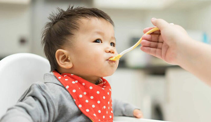 Những món ăn dặm không bổ dưỡng mà còn dễ gây hại cho bé