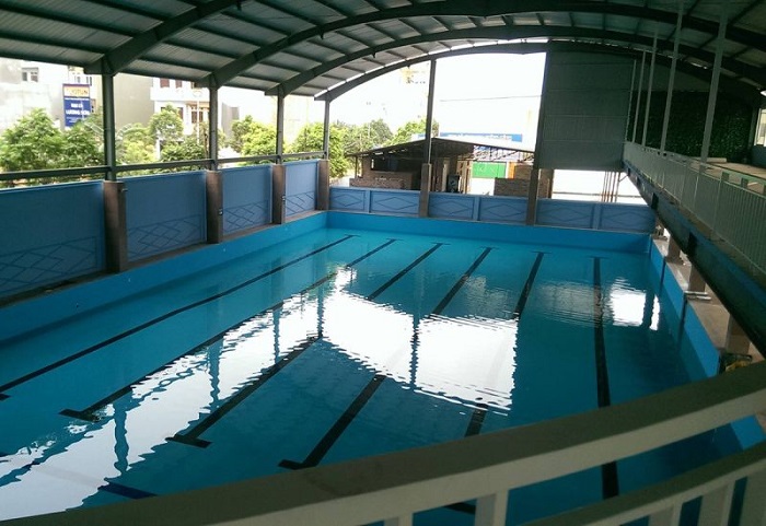 Nam sinh lớp 9 Trường Phổ thông Quốc tế Việt Nam tử vong trong bể bơi do giáo viên mải dùng điện thoại