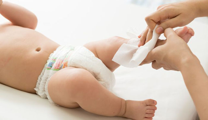 Trẻ sơ sinh có dùng khăn ướt được không?